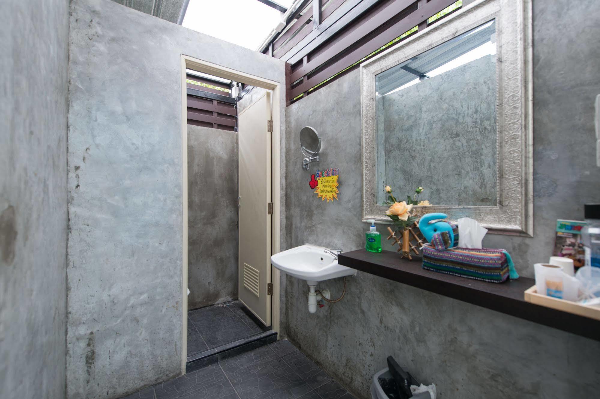 Nty Hostel Near Suvarnabhumi Airport Bangkok Bagian luar foto